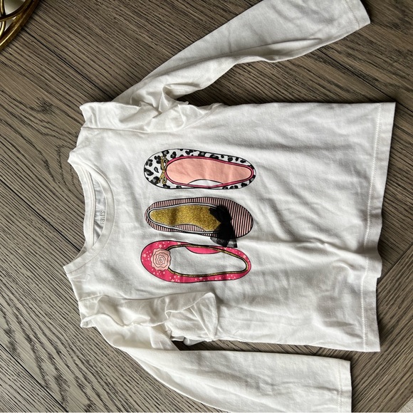 Bundle of 4 girls tops, like new condition 4T/5T plus 3 bonus. - Picture 3 of 17